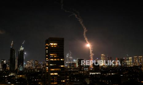 Tel Aviv Guncang Dentuman Rudal Iran