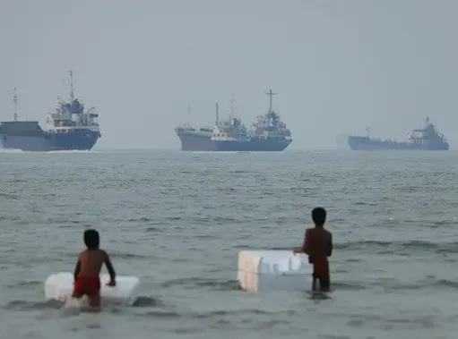 AS Serang Iran di Tengah Ketegangan Selat Hormuz