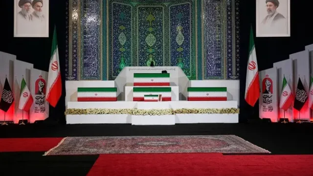 Ali-Khamenei-Dimakamkan-Bersama-Keluarga-yang-Gugur-dalam-Serangan-Udara