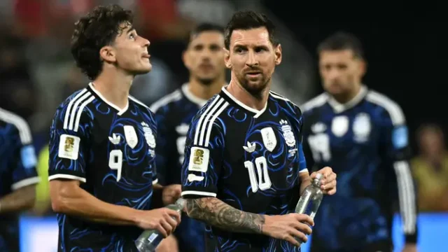 Argentina-Pakai-Seragam-Tandang-Biru-Gelap-Lawan-Inggris-di-Semifinal-Piala-Dunia-2026