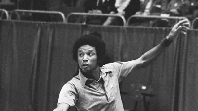Arthur-Ashe-Petenis-Kulit-Hitam-Pertama-yang-Menaklukkan-Wimbledon