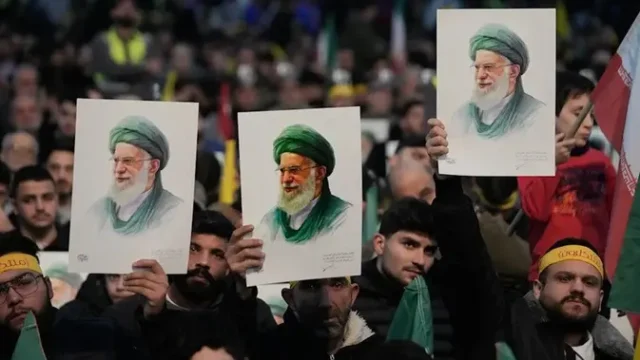 Ayatullah-Khamenei-Akan-Dimakamkan-di-Mashhad-Kota-Kelahirannya