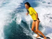 Baju Surfing Wanita Berkualitas: Nyaman, Protektif, dan Stylish untuk Seharian di Ombak