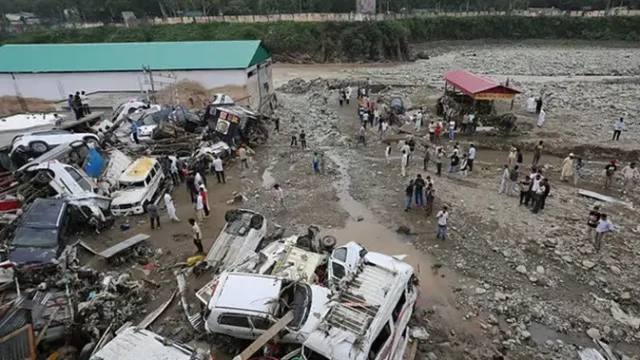 Banjir-Bandang-dan-Tanah-Longsor-di-India-Tewaskan-19-Orang