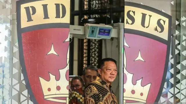 Barang-Bukti-Ratusan-Miliar-Terungkap-dalam-Kasus-Korupsi-Eks-Jampidsus-dan-Bupati-Sukoharjo