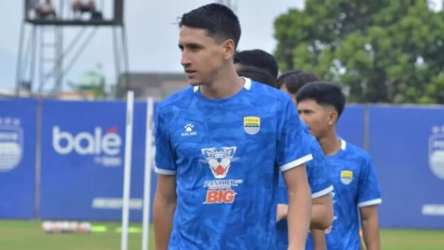 Baru-Gabung-Persib-Luka-Menalo-Keluhkan-Beratnya-Latihan-Pertama