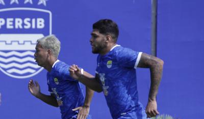 Berguinho Reuni dengan Mariano Peralta di Persib Bandung