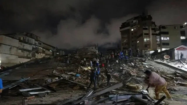Bocah-3-Tahun-Selamat-Setelah-6-Hari-Terperangkap-di-Bawah-Puing-Gempa-Venezuela