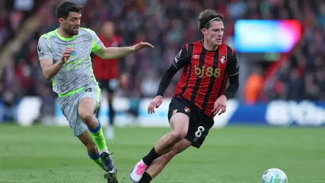 Bournemouth-Tolak-Tawaran-Rp13-Triliun-untuk-Alex-Scott-Tegaskan-Tak-Akan-Negosiasi