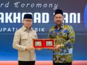 Bupati Yani Raih Penghargaan sebagai Kepala Daerah Inspiratif