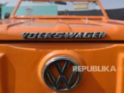 China Tekan Industri Otomotif Jerman, Volkswagen Pertimbangkan Pengurangan 100 Ribu Pekerja