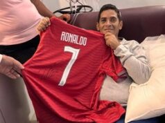 Cristiano Ronaldo Beri Jersey Timnas Portugal ke Korban Gempa Venezuela