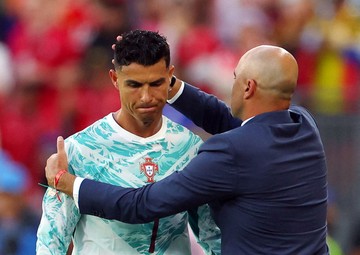 Cristiano-Ronaldo-Tak-Berontak-Saat-Diganti-di-Babak-32-Besar-Piala-Dunia-2026