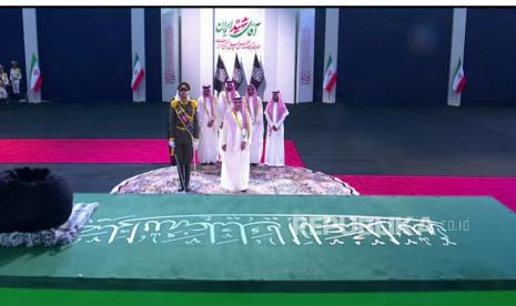 Delegasi-Saudi-Perdengarkan-Surah-Ali-Imran-Ayat-13-di-Depan-Peti-Mati-Khamenei