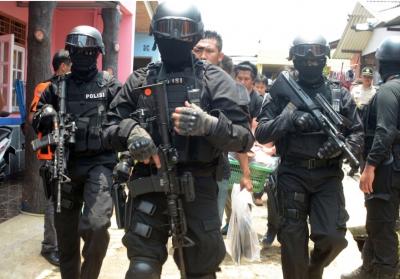 Densus-88-Tangkap-Terduga-Teroris-di-Bandar-Lampung