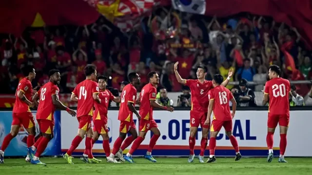 Dua-Naturalisasi-Vietnam-Debut-Siap-Bentuk-Trio-Mematikan-Lawan-Timnas-Indonesia-di-Piala-AFF-2026