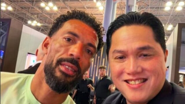 Erick-Thohir-Bertemu-Kiper-Legenda-Piala-Dunia-2026-Sampaikan-Pesan-Haru-tentang-Perjuangan