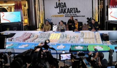 FBI dan Secret Service Diperiksa Keaslian Dolar Sitaan Kasus Febrie Adriansyah