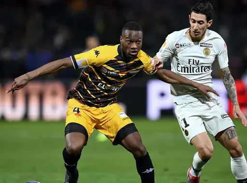 Gabriel Mutumbo Terpikat Persib Bandung: Kekompakan Tim dan Nuansa Paris di Bandung