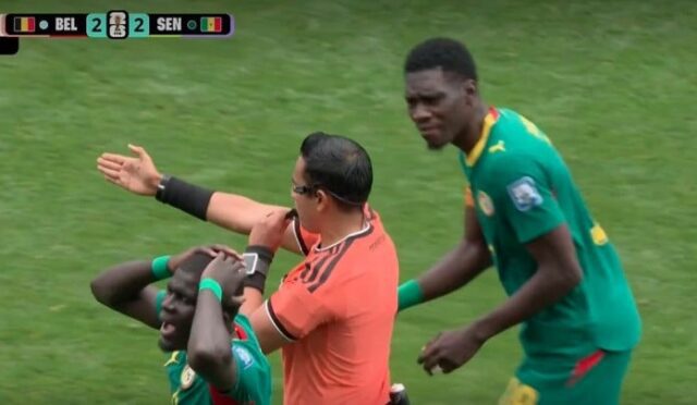 Gary-Neville-Kecam-Penalti-Kontroversial-Belgia-Lawan-Senegal-di-Piala-Dunia-2026