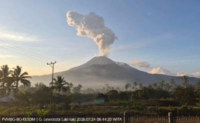 Gunung Lewotobi Laki-Laki Erupsi, Abu Vulkanik Mencapai 1.600 Meter