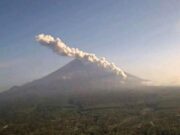 Gunung Semeru Semburkan Abu Vulkanik Hingga 1,2 Kilometer Dinihari