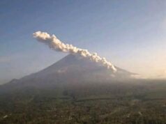 Gunung Semeru Semburkan Abu Vulkanik Hingga 1,2 Kilometer Dinihari