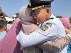 Haru di Pelantikan Pamong Praja Muda, Orang Tua Menangis Peluk Anak