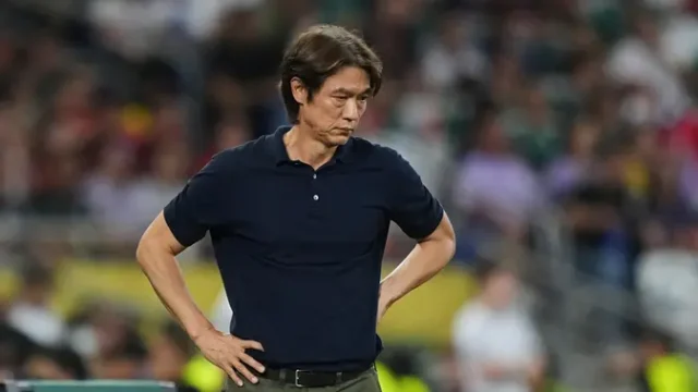Hong-Myung-bo-Tantang-Kritikus-Sepak-Bola-Korsel-Jangan-Hanya-Ngomong-Aksi-Nyata