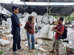 Tim Veolia Tinjau Potensi Daur Ulang PET di Unit Bank Sampah Kuli Farm Sumbawa Barat