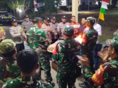 Sempat Bikin Tegang! Puluhan Prajurit TNI ‘Geruduk’ Polsek Maluk, Ternyata Bawa Kejutan Hari Bhayangkara ke-80