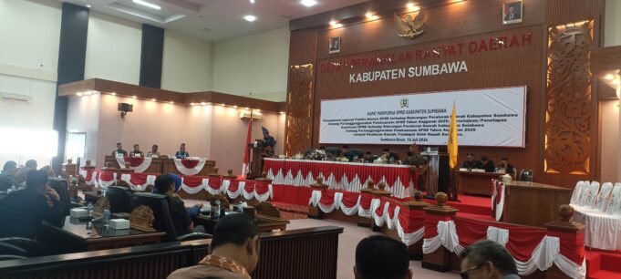 Bupati Sumbawa Sampaikan 6 Poin Dalam Pendapat Akhir
