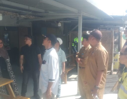 Pemerintah Kecamatan Maluk Lakukan Door to Door Sosialisasi Pengerukan Sedimentasi Drainase Jalan Utama