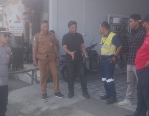 Rizal Fikri Dampingi Tim Terpadu Sosialisasi Door to Door Pengerukan Sedimentasi Drainase Jalan Utama Kecamatan Maluk