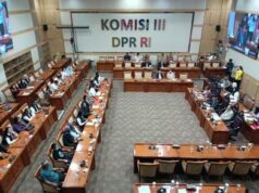 Ibu Santri Korban Pembakaran di Lombok Menangis di DPR Demi Keadilan