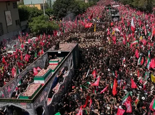 Iran Gunakan Ayat Al-Qur’an sebagai Pesan Politik di Pemakaman Khamenei