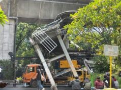 JPO Tendean Rusak Ditabrak Truk Muatan Melebihi Batas, Pramono Serahkan ke Polisi
