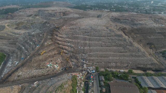Jakarta-Berhenti-Open-Dumping-di-Bantargebang-Mulai-1-Agustus-2026