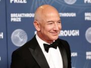 Jeff Bezos Dirayu Gabung Konsorsium Beli Saham Liverpool