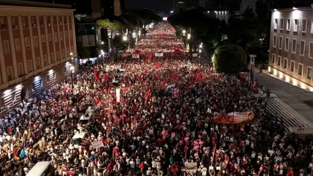 Jejak-Trump-Terungkap-di-Balik-Protes-Berbulan-bulan-di-Albania