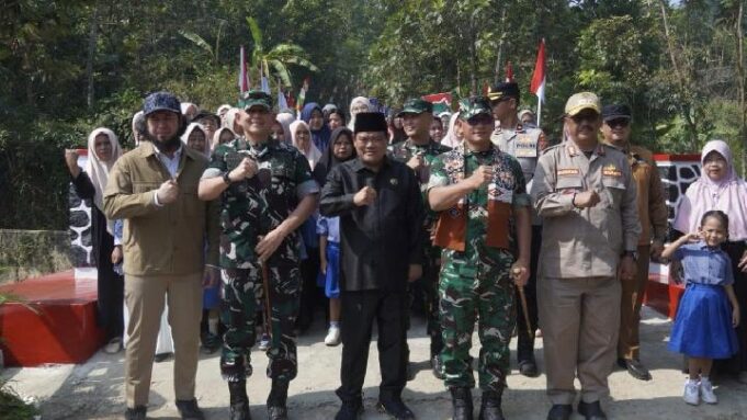 Jembatan Garuda Suci Resmi Diresmikan, Bupati Sukabumi Puji Kemanunggalan TNI dan Program Presiden