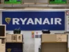 Jendela Pesawat Ryanair Terlepas, Penumpang Nyaris Tersedot Keluar