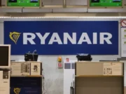 Jendela Pesawat Ryanair Terlepas, Penumpang Nyaris Tersedot Keluar