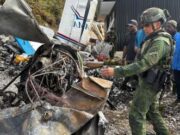 Jenderal Kopassus Pimpin Evakuasi Puing Pesawat yang Dibakar KKB