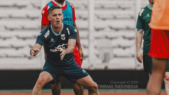 John-Herdman-Serap-Budaya-Sepak-Bola-Indonesia-Lewat-Sepak-Bola-Pantai