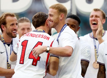 Jordan-Henderson-Berikan-Medali-Perunggu-ke-Kiper-yang-Tak-Main-di-Piala-Dunia-2026