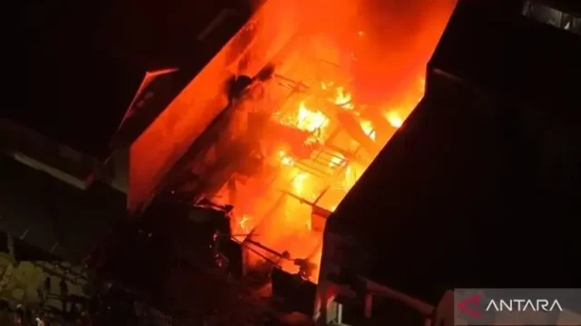 Kebakaran-di-Pulogadung-Tewaskan-Satu-Orang