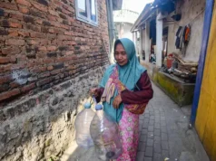 Kemarau Panjang Dorong Warga Cilegon Cari Air di Hutan