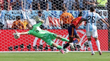 Kiper-Argentina-Kuasai-Bola-Paling-Banyak-di-Final-Piala-Dunia-2026