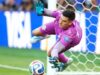 Kiper Paraguay Jual Segalanya Demi Anak yang Terbaring di RS